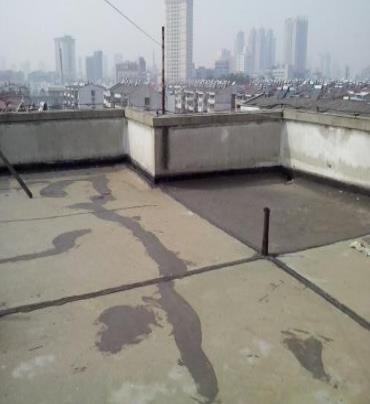 兴安盟漏水维修 楼顶漏水是什么原因，楼顶漏水维修方法是什么?